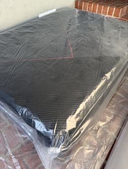 New queen size Beautyrest Black edition Mattress