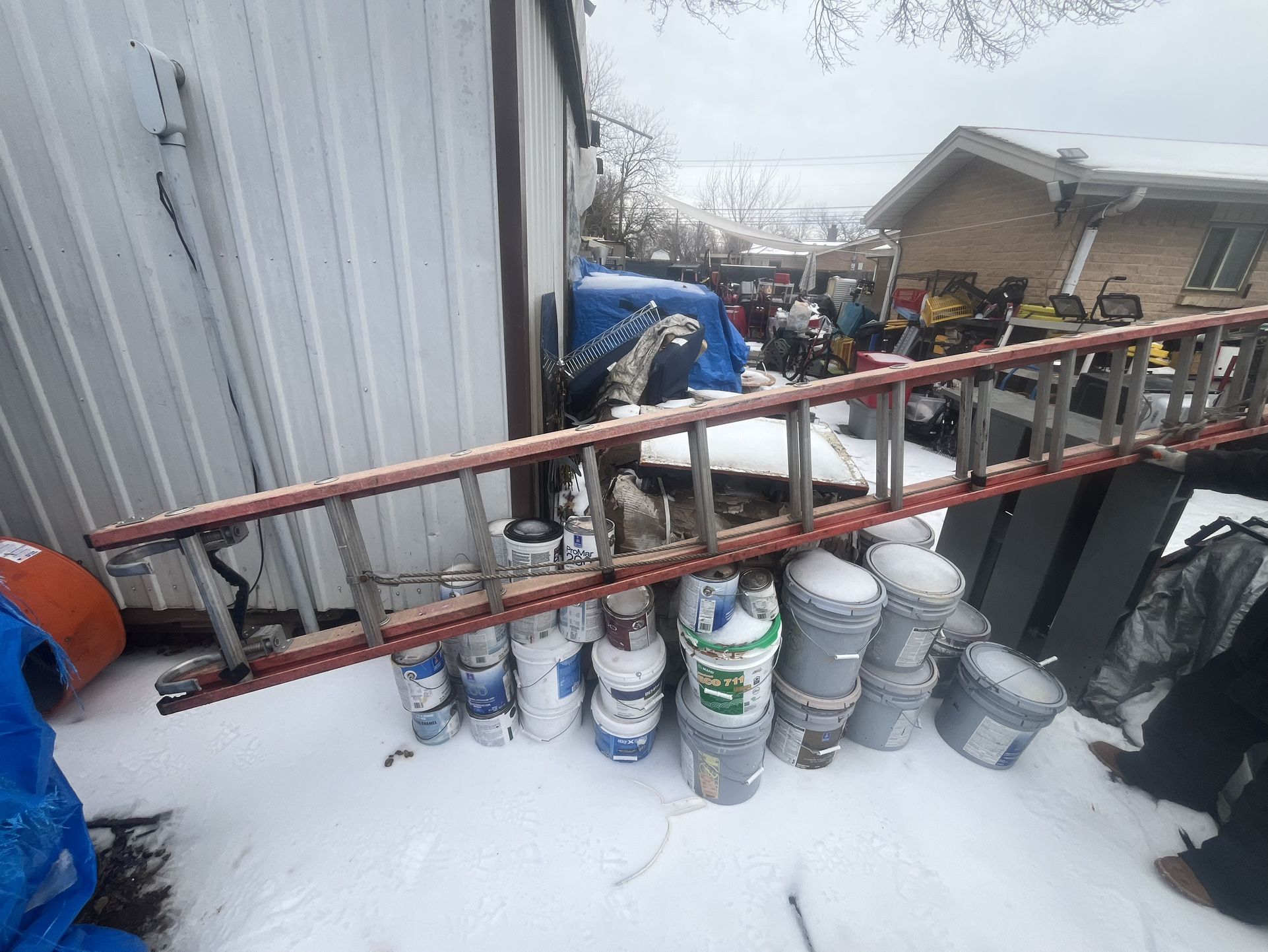 28 foot fiberglass extension ladder