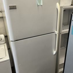 Frigidaire Refrigerator 