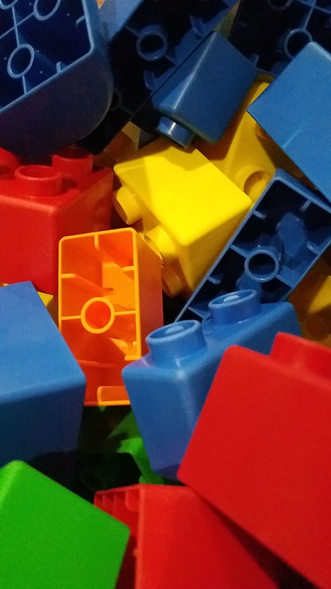 Lego Quatro Bricks & plastic container