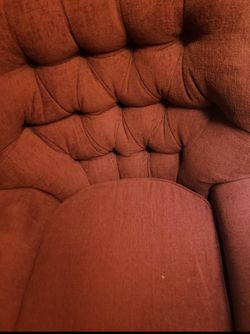 Red couch/small Sofa