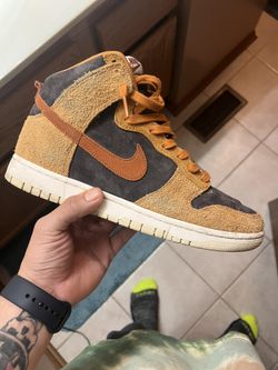 NIKE DUNK SIZE 9.5 