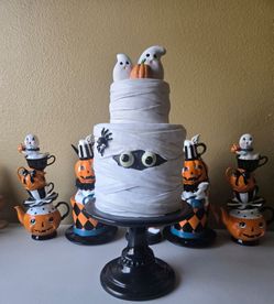 3 tier mummy large cake