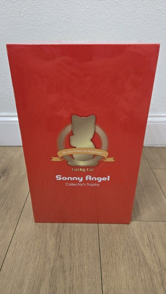 For Sale:
Brand New Still Sealed in Box Authentic Sonny Angel Lucky Cat Collector's Trophy Large Size