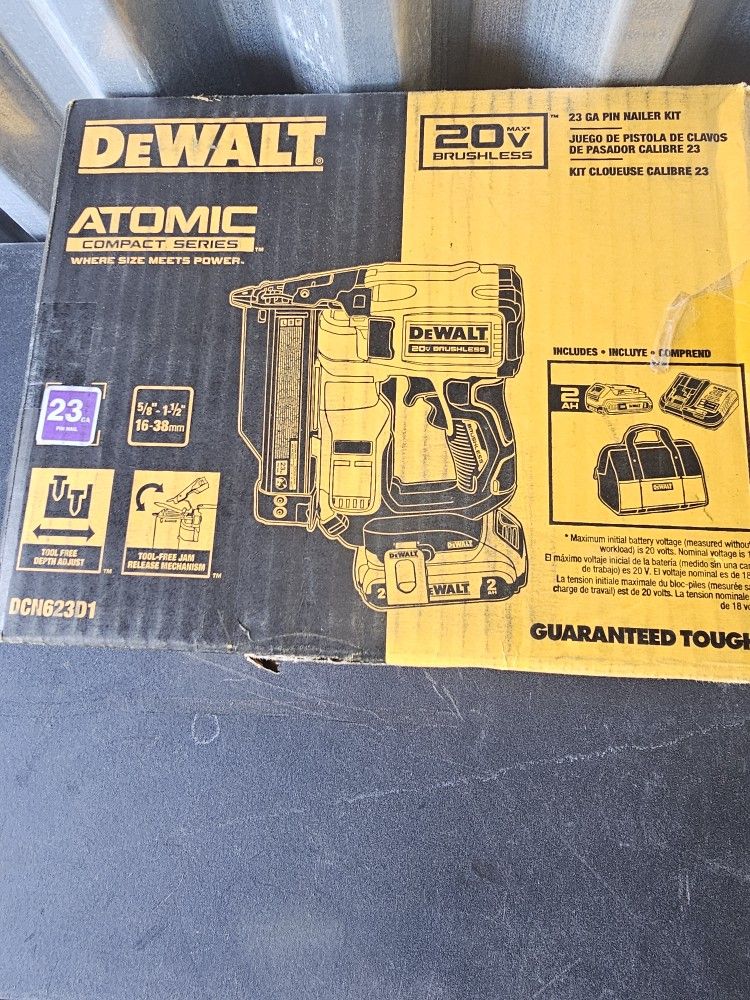 DeWalt ATOMIC 20V MAX LITHIUM ION Cordless 23 Gauge Pin Nailer