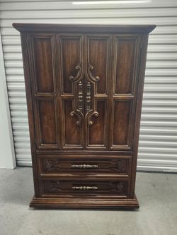 Ropero de pura madera