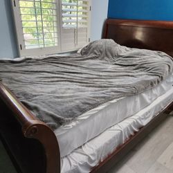 Beautiful Solid Wood Queen Bed Frame. (Bed frame only).