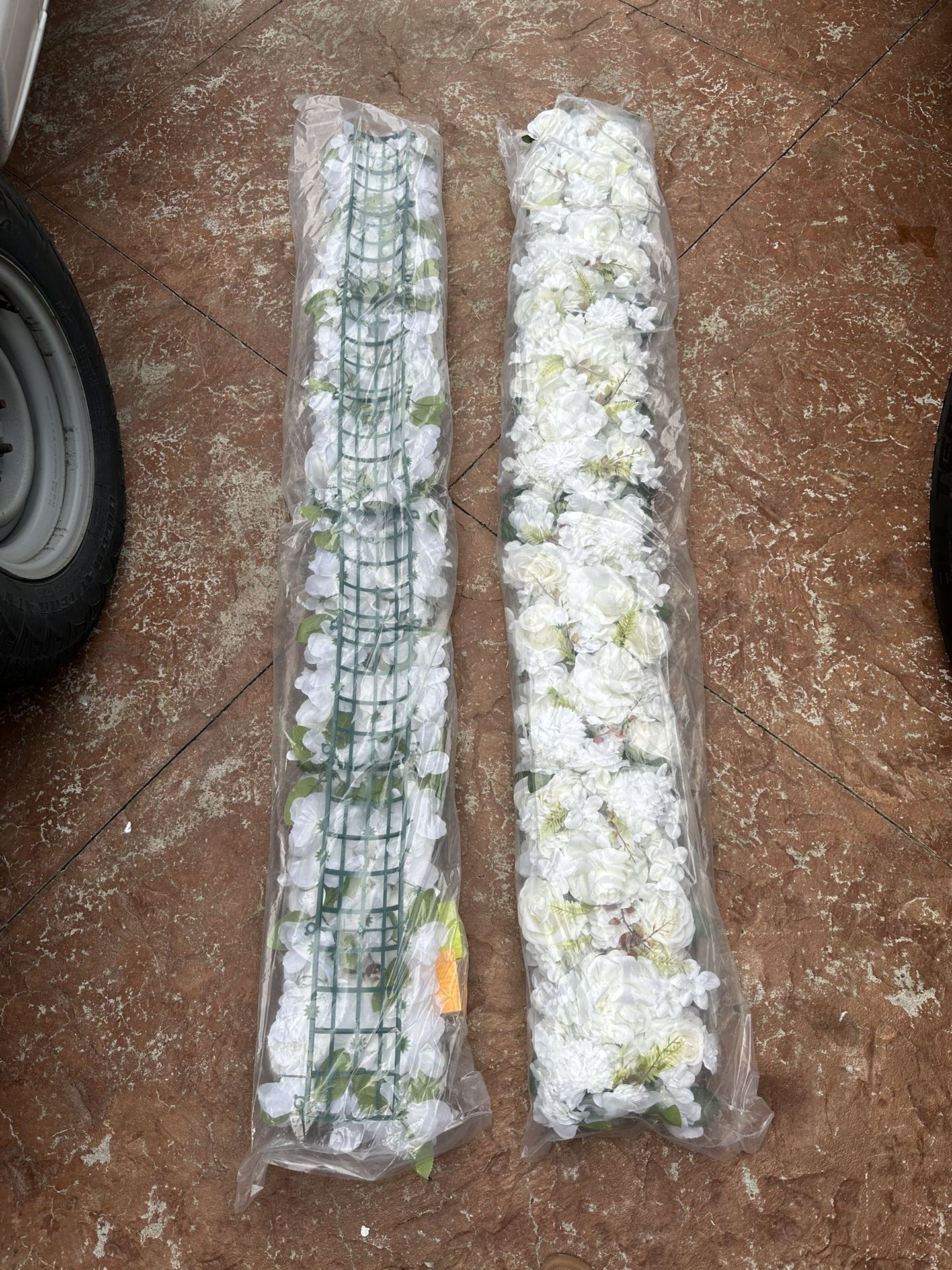 6ft White Flower Runner