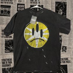 LSTSHDWS TEE