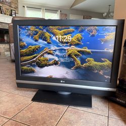 LG 37 Inch , Flat Screen (2006)