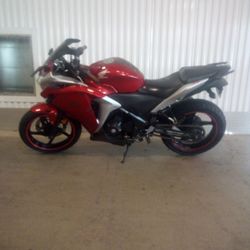2012 Honda CBR 250R Motorcycle Bike Yamaha Kawasaki Suzuki KTM Husqvarna Bmw Polaris Cheap Transportation 