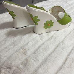 Beautiful Size 8 Wedges with Embroidery & Crystals From Hawaii