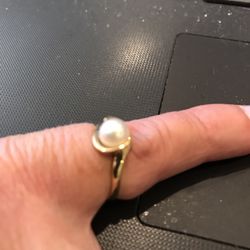 14k Yellow Gold Pearl Ring