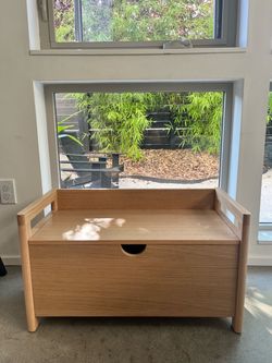 Piccalio Solid Oak Toy Chest / Storage Bench – Like New