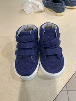 Old navy boy shoes