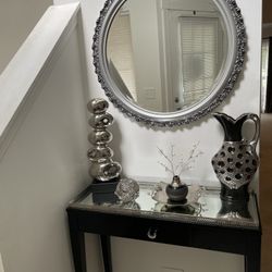 Console And Mirror Set 