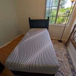 Bed - Twin Size W/Sealy Posturepedic Mattress 