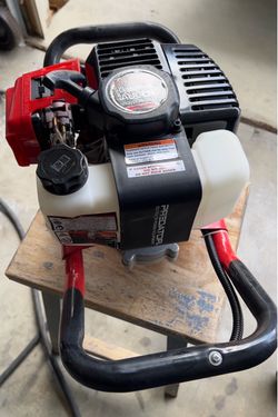 Predator Gas Powered Auger