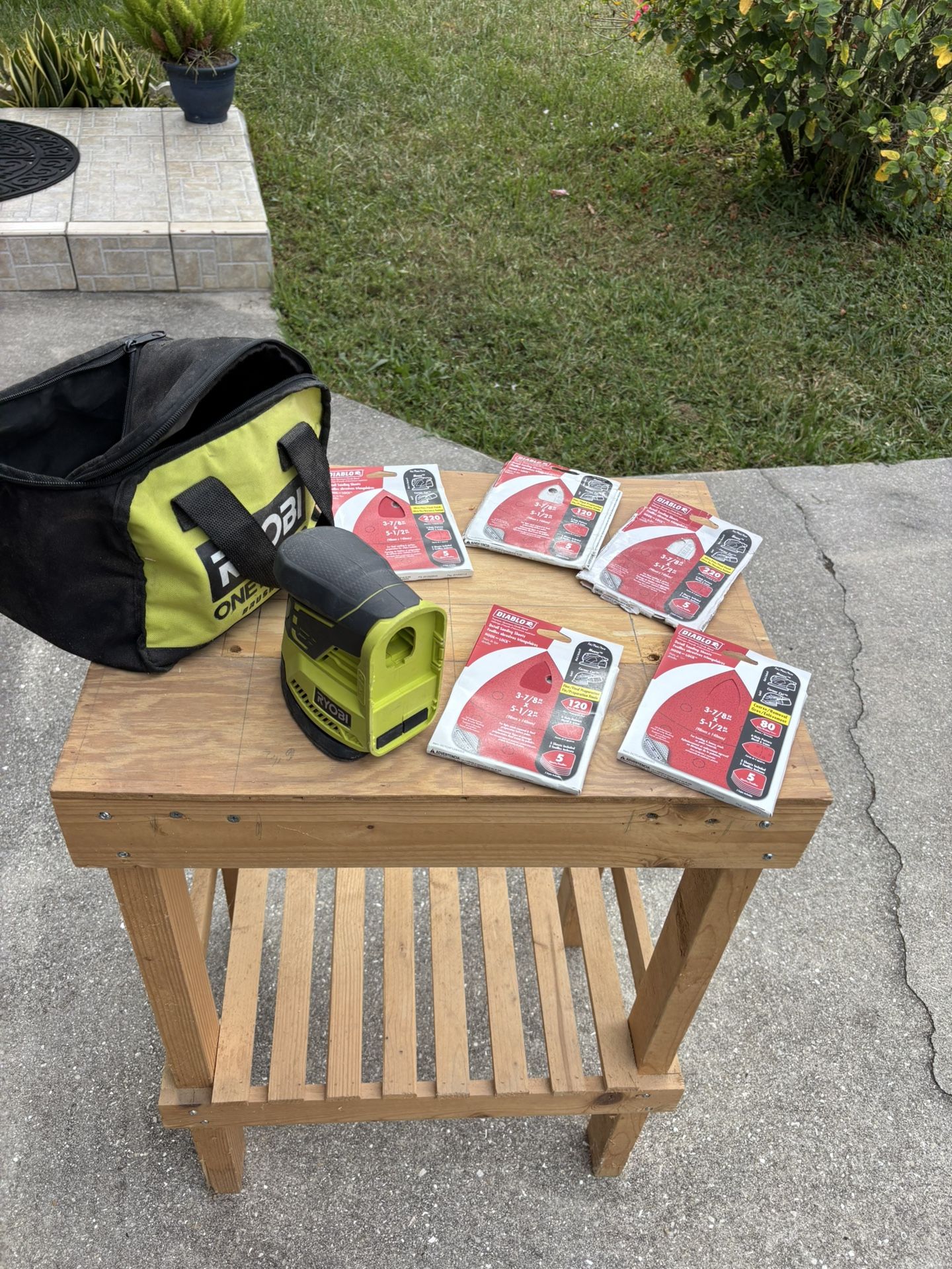 Ryobi Cordless Corner Cat Finish Sander