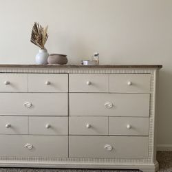 FARMHOUSE STYLE DRESSER - 9 DRAWERS