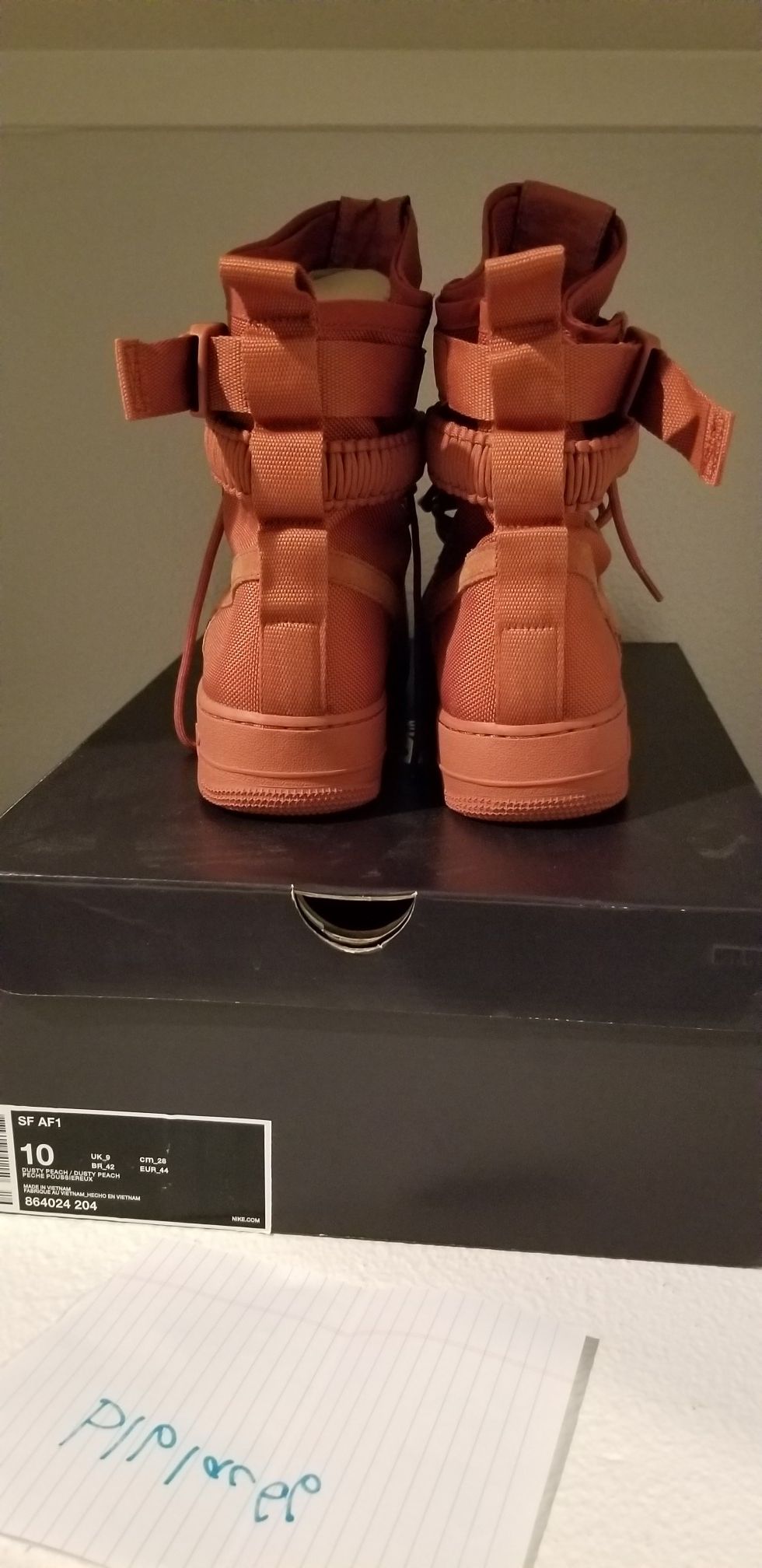 Nike SF Air Force high Dusty Peach Size 10