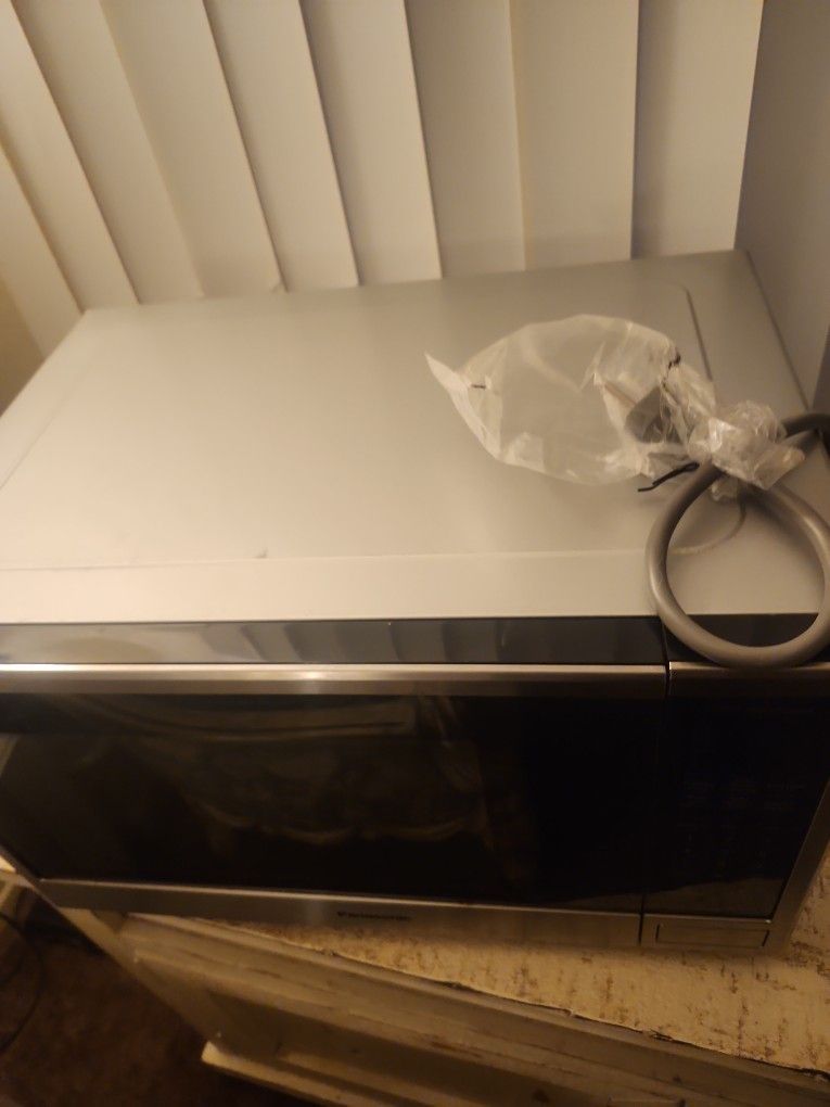 New  Panisonic  Microwave 