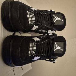 White Thunder Jordan 4s Size 11