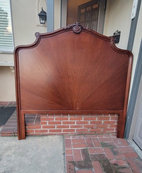 QUEEN HEADBOARD