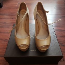 Gucci Open Toe Platform Sandals, Size 40