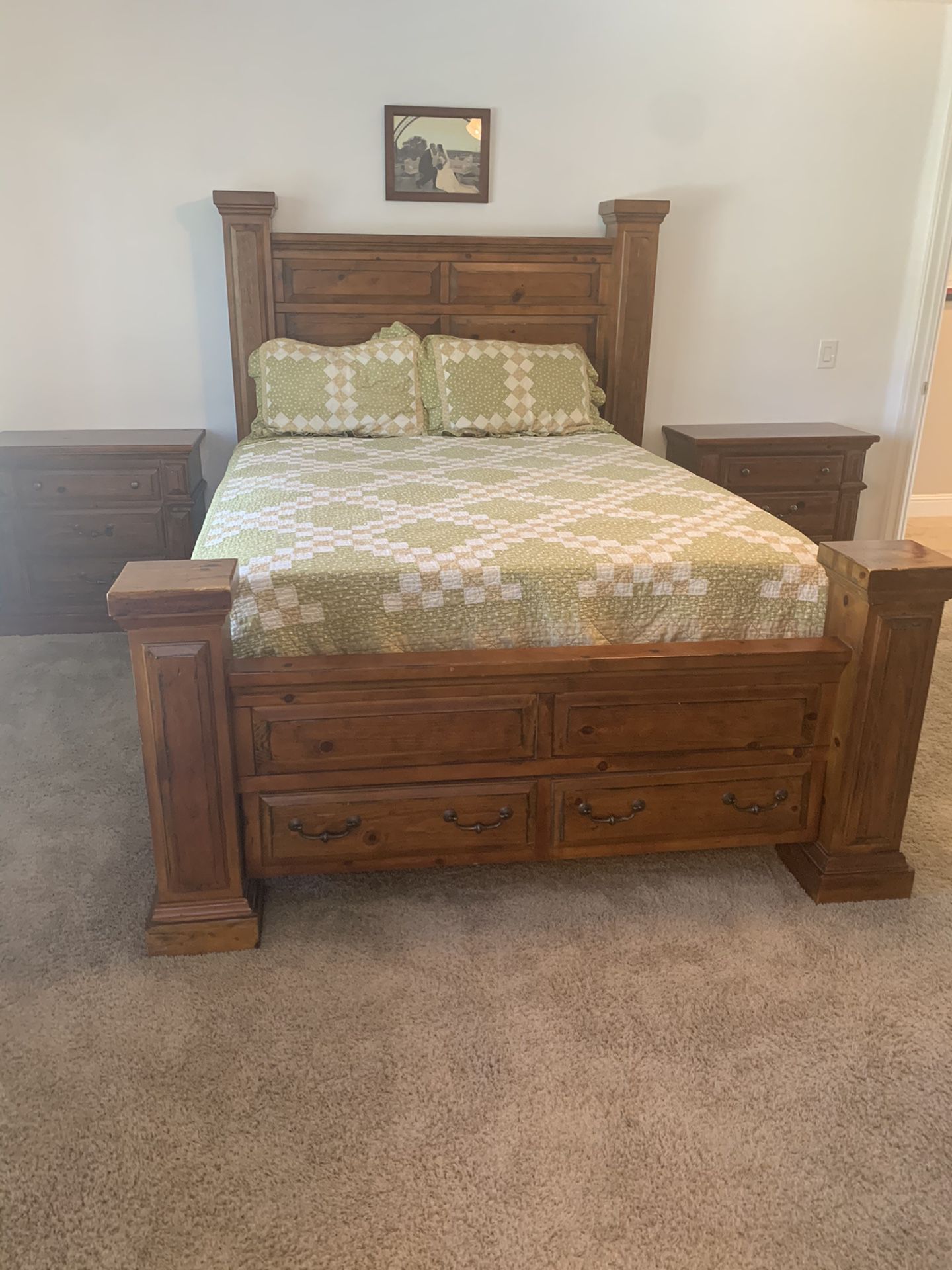 5 piece queen Solid wood bedroom set