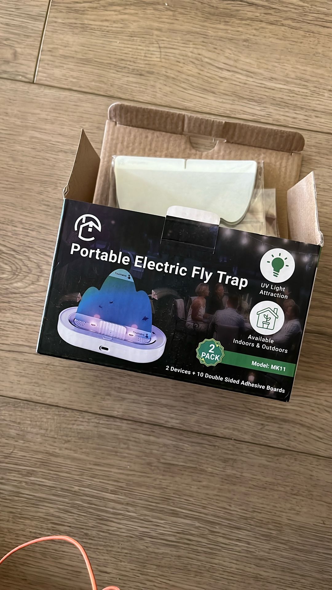 Electric fly trap for tiny flies