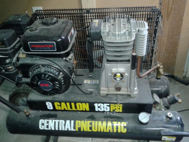 Central Pneumatic 9 Gallon Predator 135 Max PSI Gas Air Compressor
