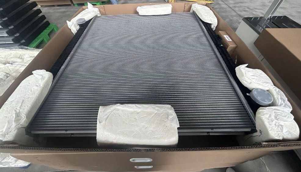 800131PTWF/TXE1003850 radiator for Freightliner Cascadia 2018-2023
