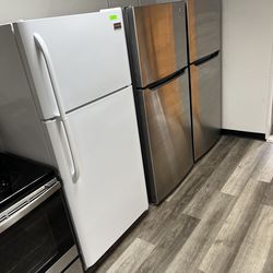 Like new white refrigerator deals