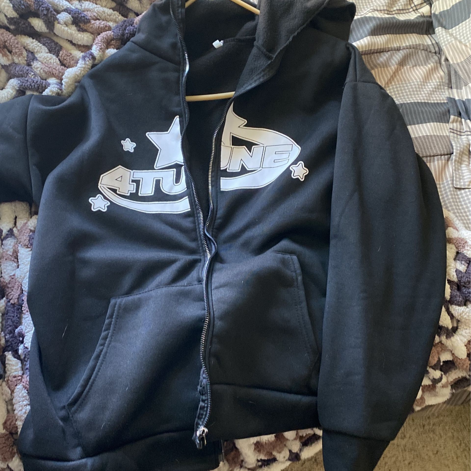 4 Tune Jackets Medium 25 Each