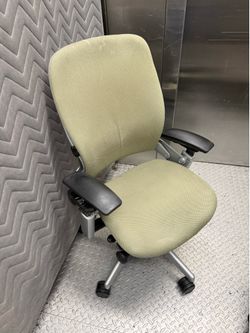 Steelcase Leap v2 chair