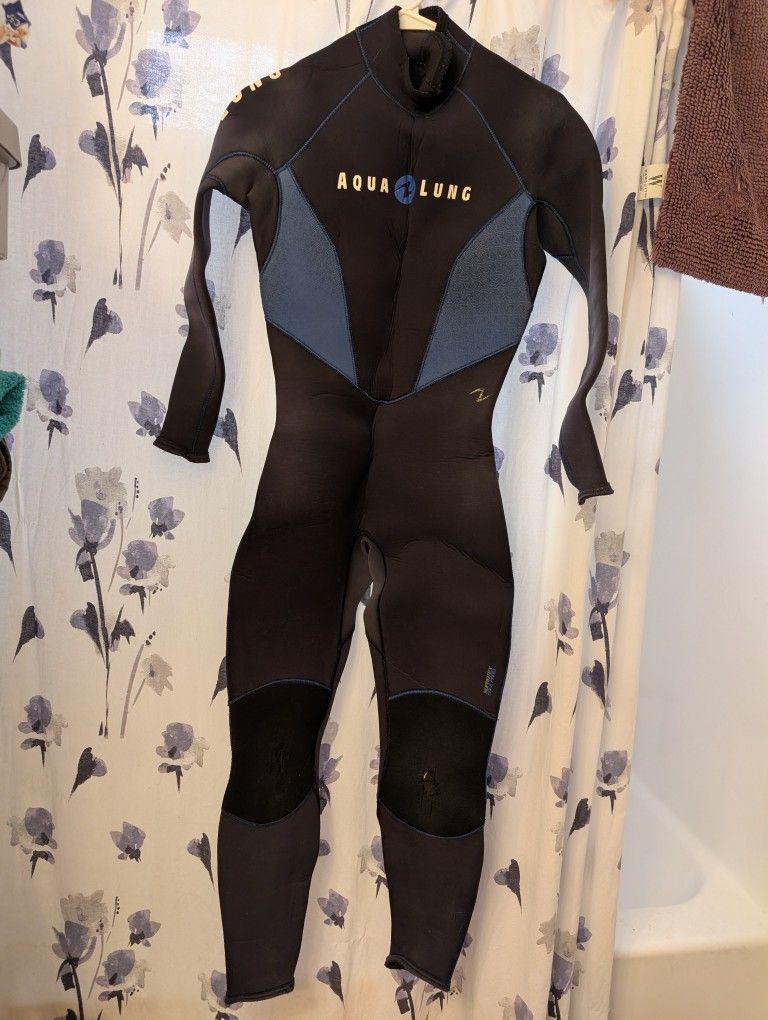 Aqualung Size 9/10 Women's 3/5 mm Wetsuit 