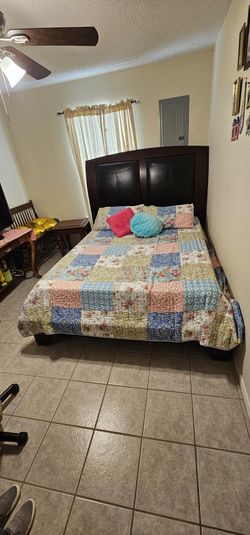 queen bedroom