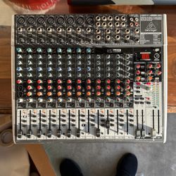 Behringer XENYX X2222USB Premium 22-Input 2/2-Bus Mixer