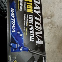 BRAND NEW. Daytona 3 Ton Jack 