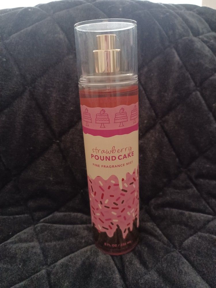 Bath & Body Works Strawberry Poundcake 8 oz. Fragrance Spray