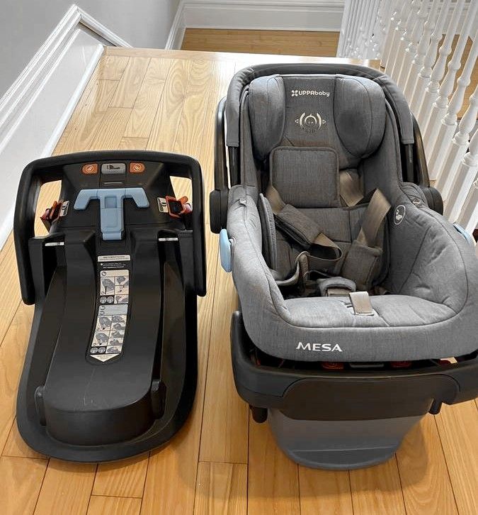 UppaBaby Mesa Infant Car Seat w/ 2 x Bases, OEM Manual & Goldbug Dual Facing Mirror