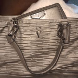Vintage Vera Wang Gray/Top Handle Purse /Gray Shoulder Bag With Matching Wallet 