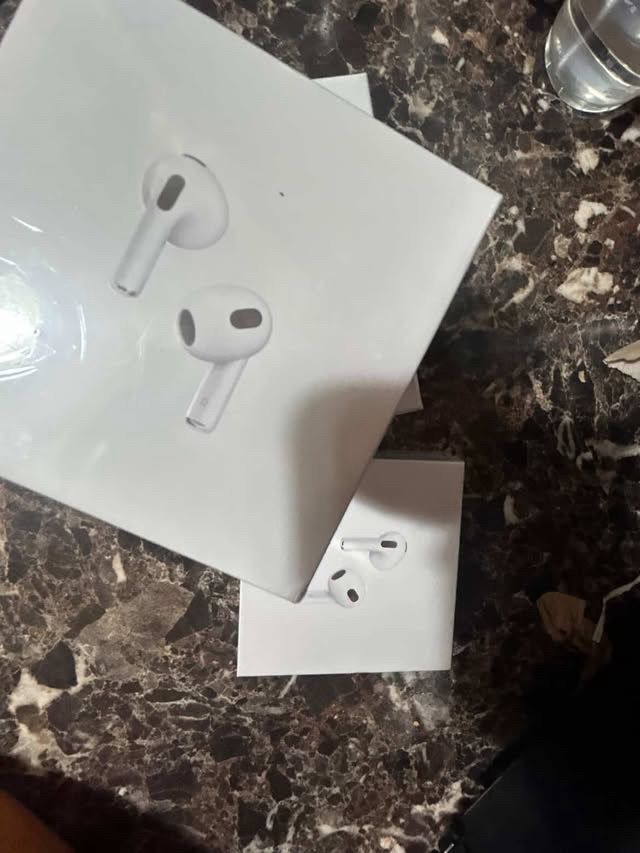 AirPods Pro’s 3s