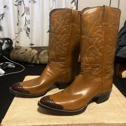 Vintage Justin Wingtip Boots 