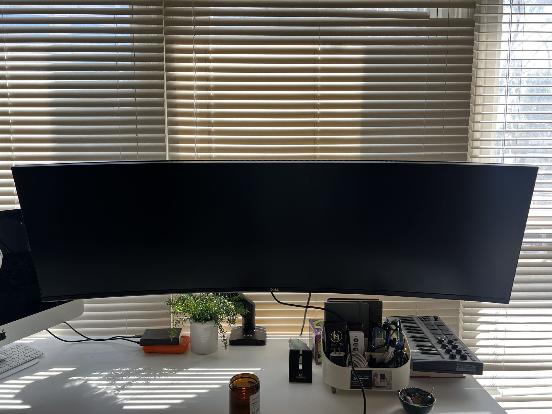 NEW Dell Curved 49” Monitor & Heavy Duty Extendable Arm