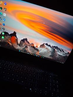Selling my alienware 16 aurora gaming laptop