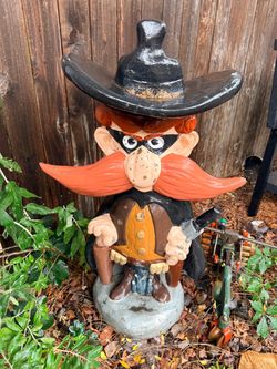 Vintage Yosemite Sam Concrete Garden Statue