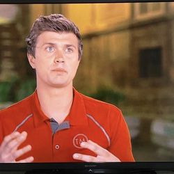 60 Inch Sharp LED Tv + Roku