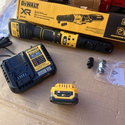 Dewalt XR Ratchet 3/8 & 1/2 With Battery 1.7 Power Stack 